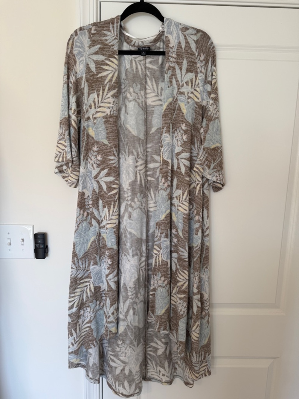 NWOT Torrid Brown & Light Blue Tropical Leaf Duster